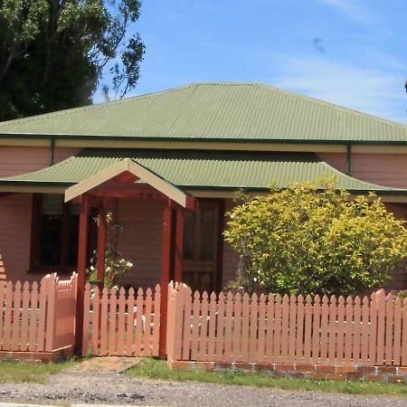 Kerrellie Cottages 2, 4&8 Reid Street Strahan Exterior foto