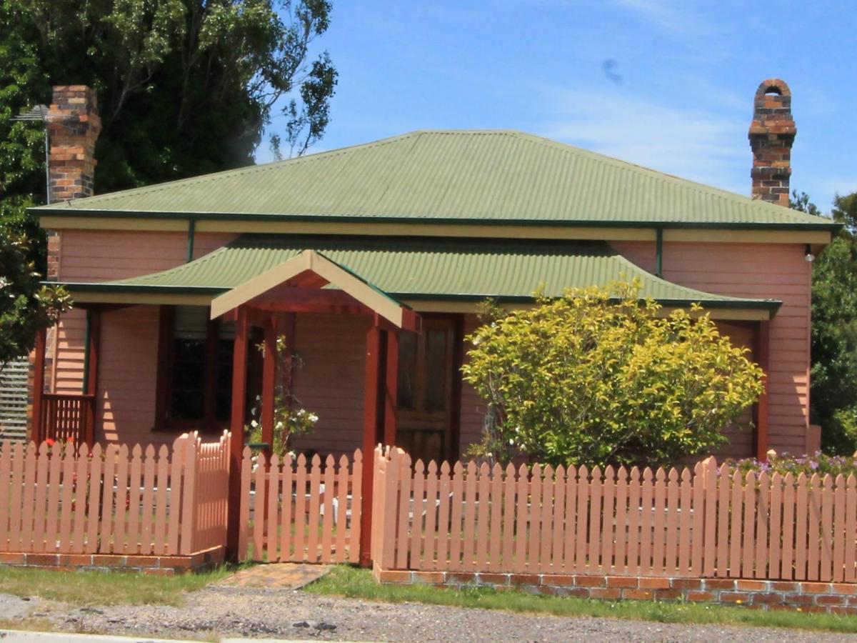 Kerrellie Cottages 2, 4&8 Reid Street Strahan Exterior foto